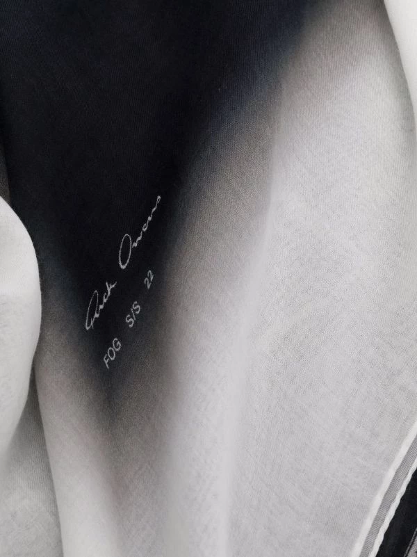 ( Nouvelle Collection ) Rick Owens écharpe à Effet Dégradé 0921 BLACK/NATURAL 5 ( Nouvelle Collection ) Rick Owens écharpe à Effet Dégradé 0921 BLACK/NATURAL – Image 3